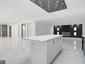 1047 Welsh Road, Huntingdon Valley PA 19006