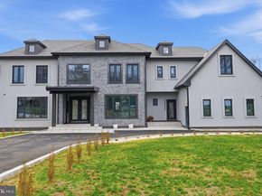 1047 Welsh Road, Huntingdon Valley PA 19006