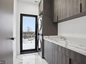 1047 Welsh Road, Huntingdon Valley PA 19006