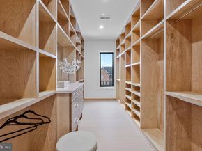 942 Dead Run Drive, Mclean VA 22101