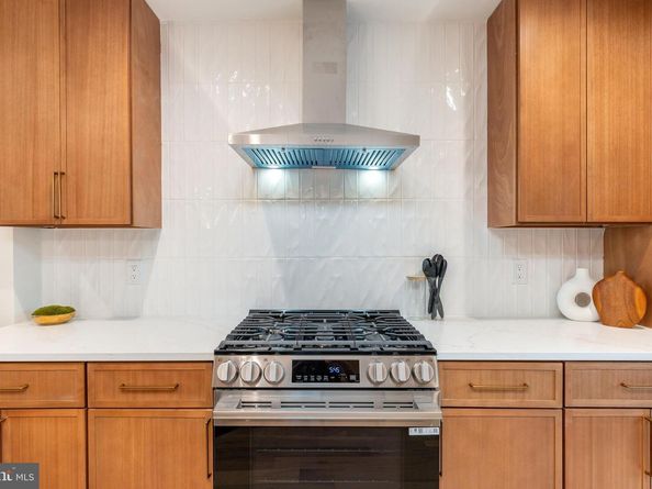 2033 Dickinson Street, Philadelphia PA 19146