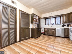 817 Ashbourne Road, Cheltenham PA 19012