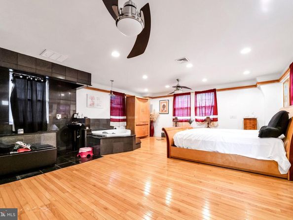 817 Ashbourne Road, Cheltenham PA 19012