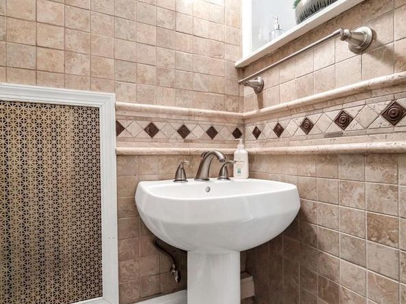 817 Ashbourne Road, Cheltenham PA 19012