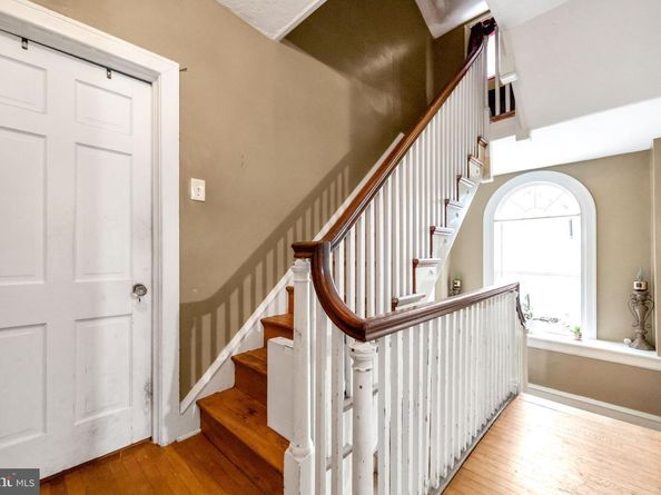 817 Ashbourne Road, Cheltenham PA 19012