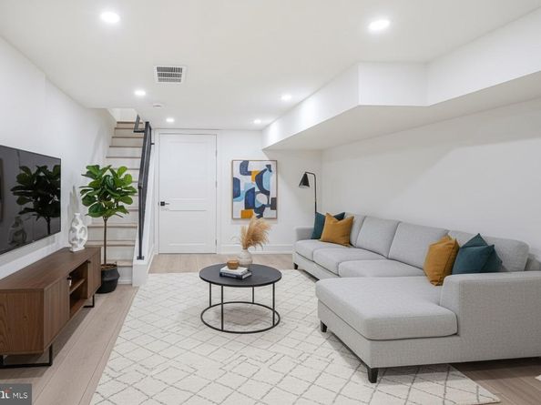 1115 Fitzgerald Street, Philadelphia PA 19148