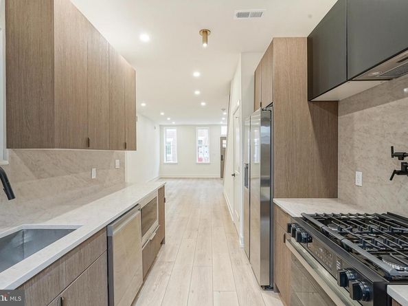 1115 Fitzgerald Street, Philadelphia PA 19148