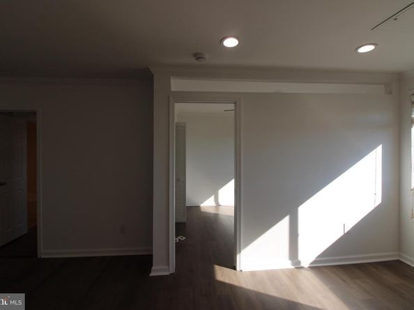 1225 Martha Custis Drive PH 1602, Alexandria VA 22302