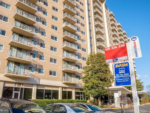 1225 Martha Custis Drive PH 1602, Alexandria VA 22302