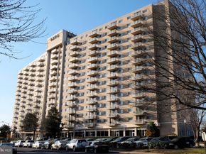 1225 Martha Custis Drive PH 1602, Alexandria VA 22302