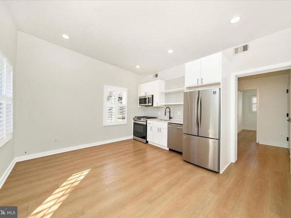 300 49TH Street NE, Washington DC 20019