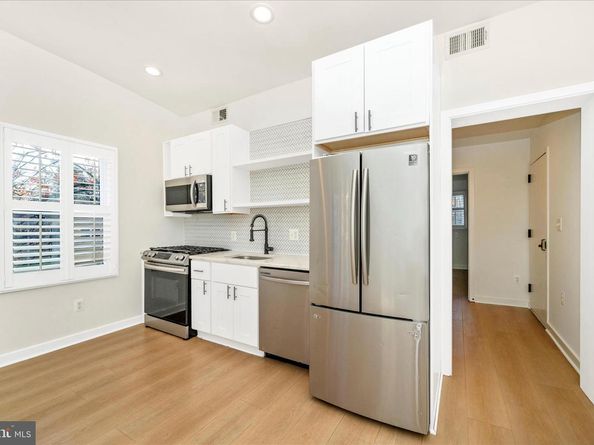 300 49TH Street NE, Washington DC 20019