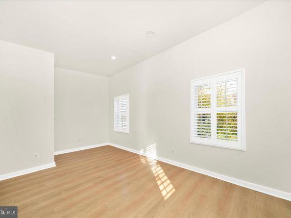 300 49TH Street NE, Washington DC 20019