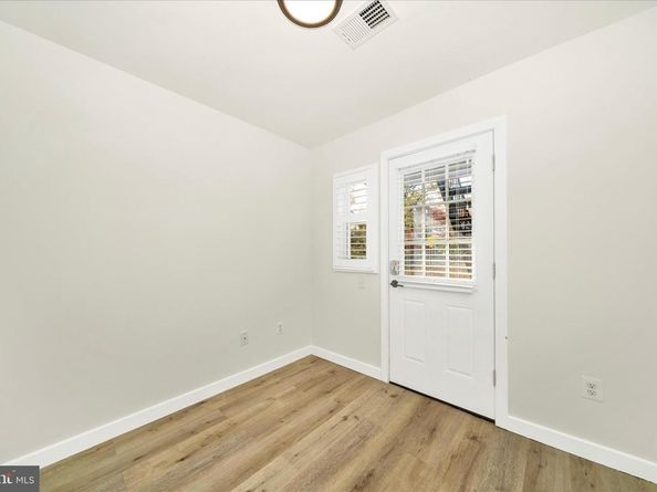 300 49TH Street NE, Washington DC 20019