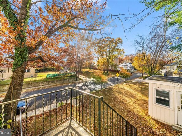 300 49TH Street NE, Washington DC 20019