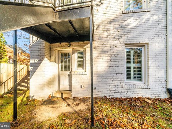 300 49TH Street NE, Washington DC 20019