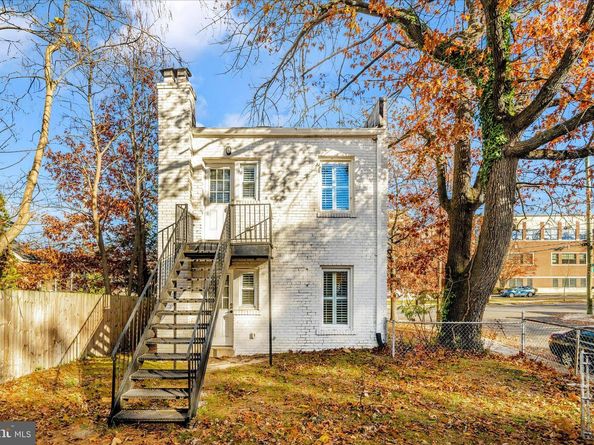 300 49TH Street NE, Washington DC 20019