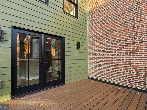 2214 Mount Vernon Street, Philadelphia PA 19130