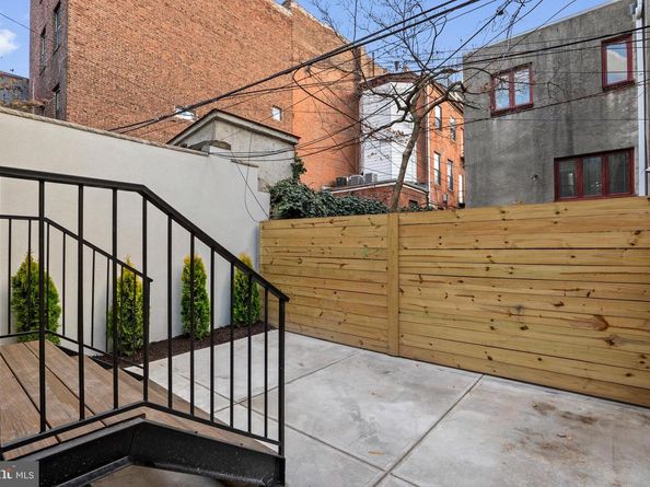 2214 Mount Vernon Street, Philadelphia PA 19130