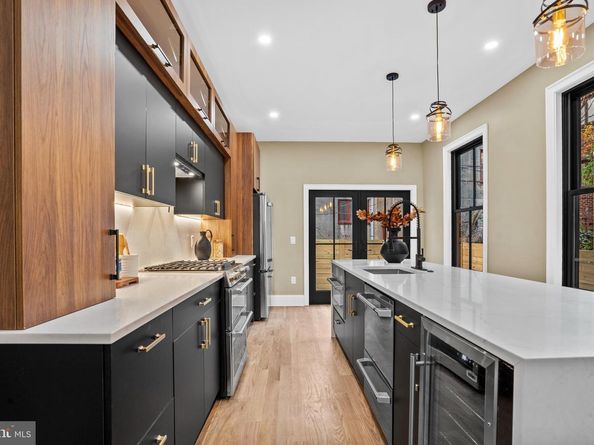 2214 Mount Vernon Street, Philadelphia PA 19130