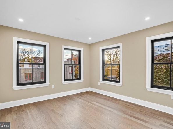 2214 Mount Vernon Street, Philadelphia PA 19130