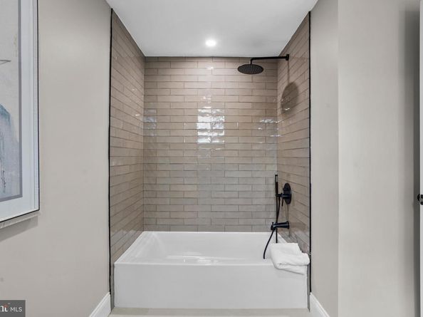 2214 Mount Vernon Street, Philadelphia PA 19130