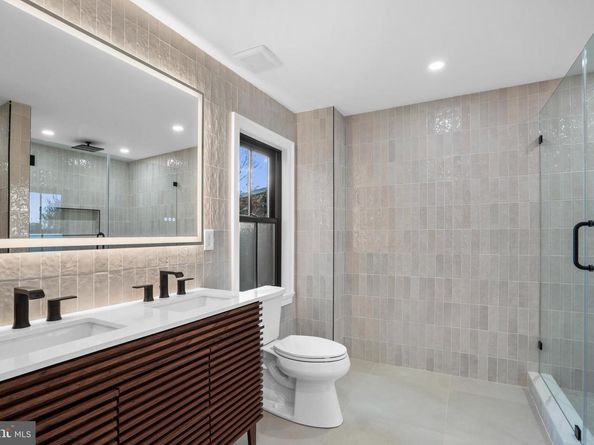 2214 Mount Vernon Street, Philadelphia PA 19130