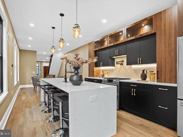 2214 Mount Vernon Street, Philadelphia PA 19130