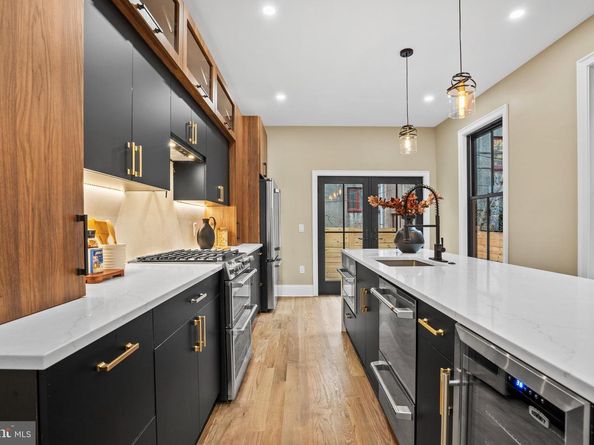 2214 Mount Vernon Street, Philadelphia PA 19130