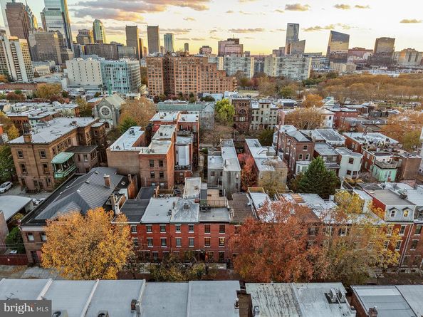 2214 Mount Vernon Street, Philadelphia PA 19130