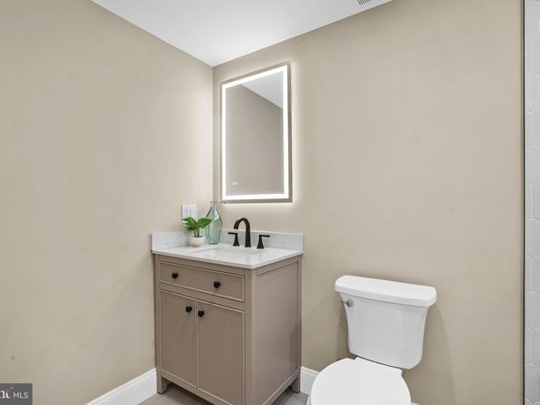 2214 Mount Vernon Street, Philadelphia PA 19130