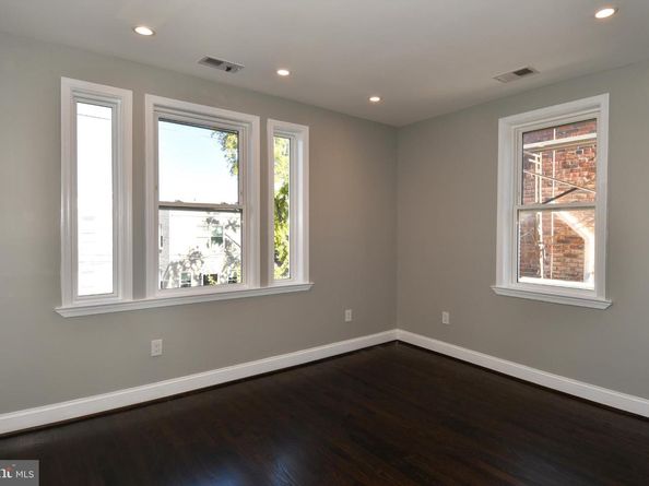 730 Roxboro Place NW, Washington DC 20011