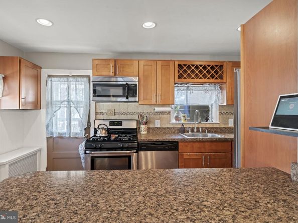 8027 Ryers Avenue, Philadelphia PA 19111