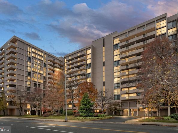 4141 N Henderson Road 702, Arlington VA 22203