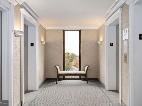 4141 N Henderson Road 702, Arlington VA 22203