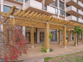 4141 N Henderson Road 702, Arlington VA 22203