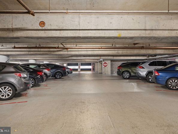 4141 N Henderson Road 702, Arlington VA 22203