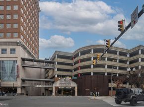 4141 N Henderson Road 702, Arlington VA 22203