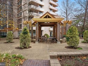 4141 N Henderson Road 702, Arlington VA 22203