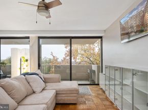 4141 N Henderson Road 702, Arlington VA 22203