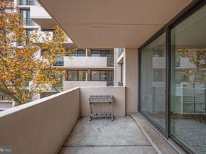 4141 N Henderson Road 702, Arlington VA 22203