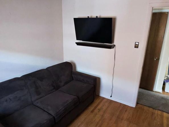 7314 Hill Road, Philadelphia PA 19128