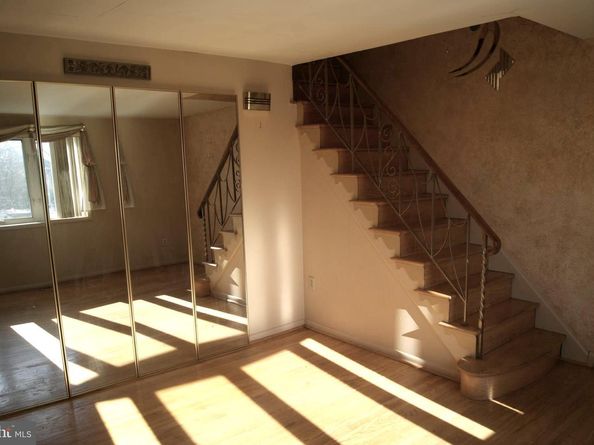 7314 Hill Road, Philadelphia PA 19128