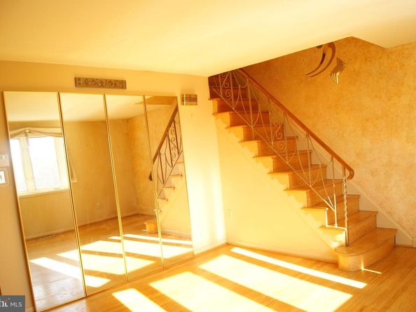 7314 Hill Road, Philadelphia PA 19128