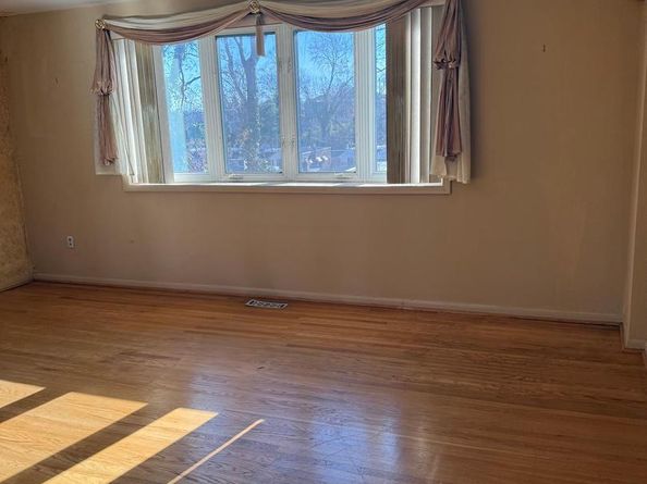 7314 Hill Road, Philadelphia PA 19128