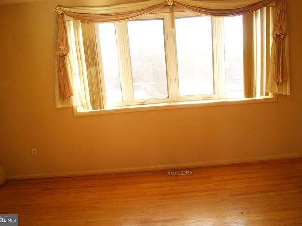 7314 Hill Road, Philadelphia PA 19128