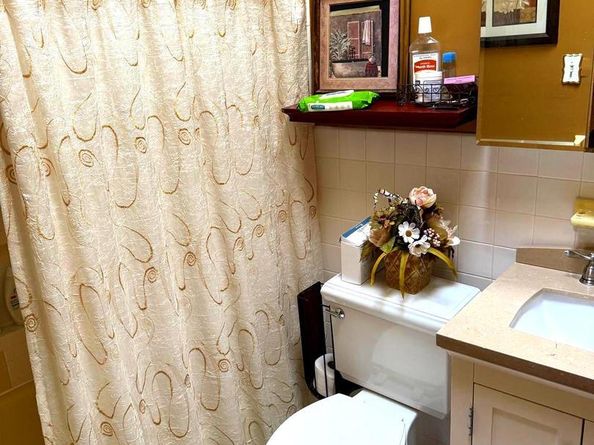 7314 Hill Road, Philadelphia PA 19128