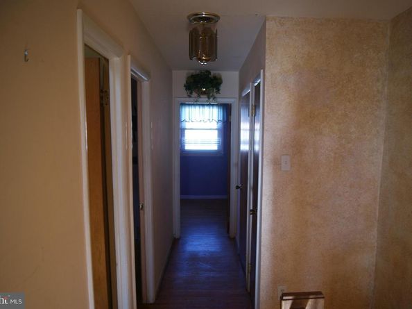 7314 Hill Road, Philadelphia PA 19128