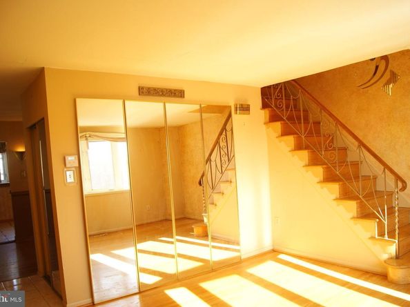 7314 Hill Road, Philadelphia PA 19128