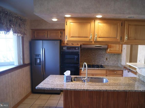 7314 Hill Road, Philadelphia PA 19128